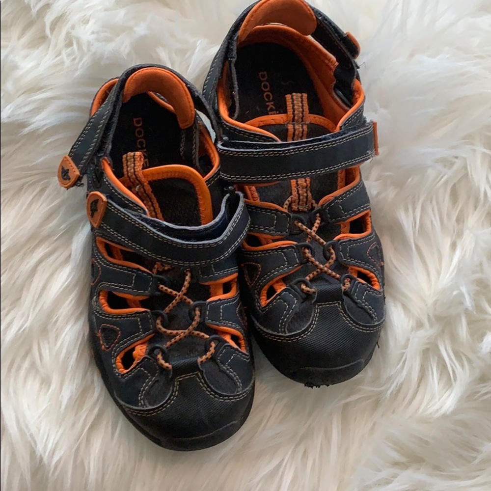 Boys sandals.